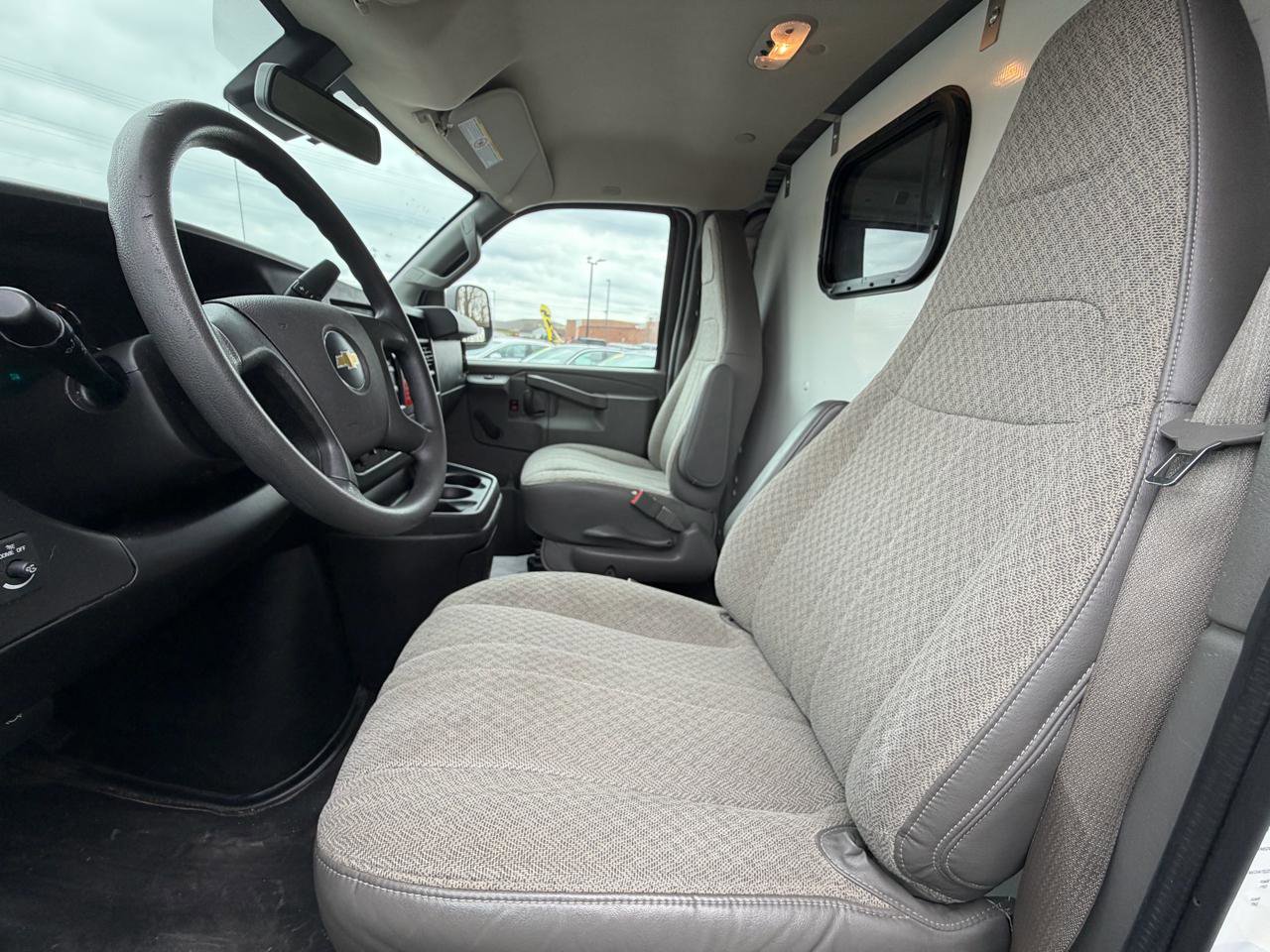 Used 2019 Chevrolet Express 2500 RWD image 16