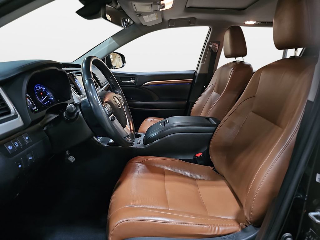 Used 2019 Toyota Highlander Limited AWD/4WD image 17