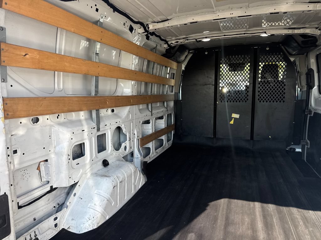 Used 2018 Ford Transit 250 130 Low Roof w/ Exterior Upgrade Package RWD image 9
