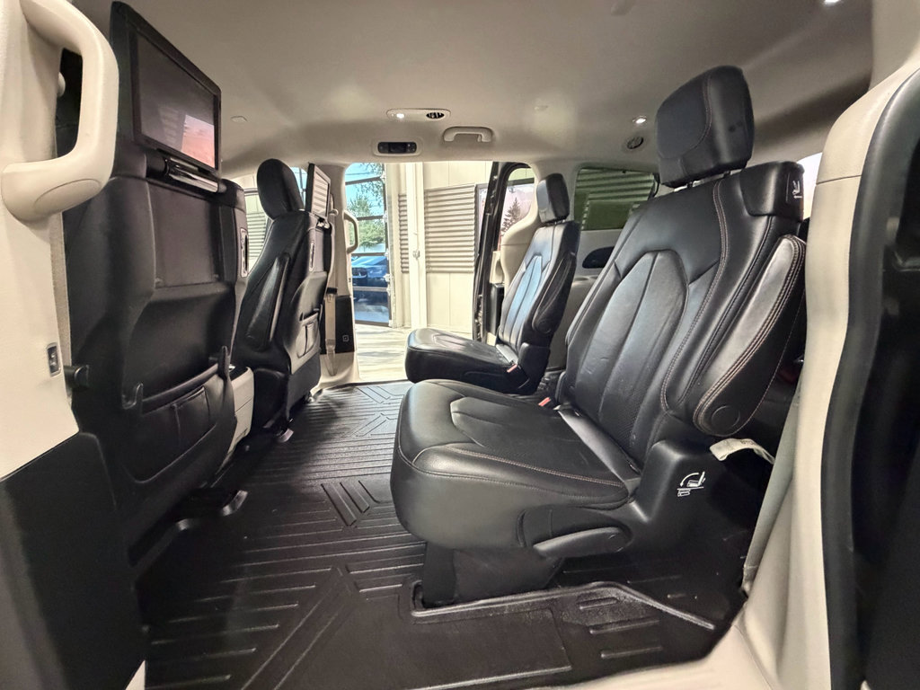 Used 2018 Chrysler Pacifica Touring-L Plus FWD image 50