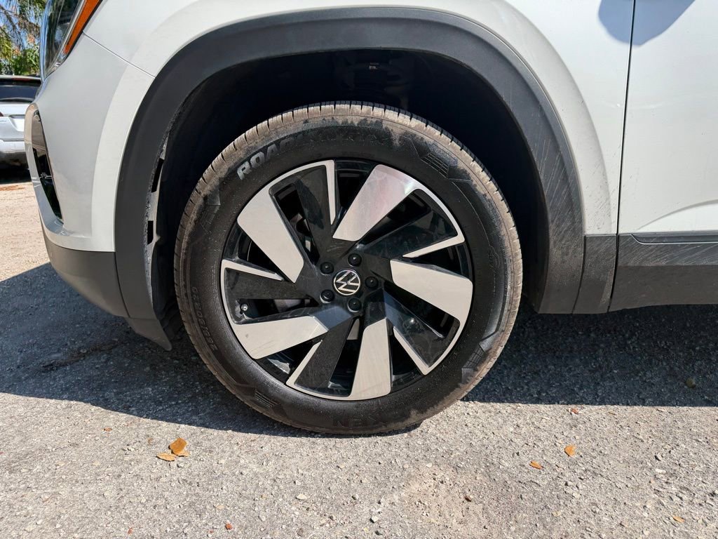 Used 2026 Volkswagen Atlas Cross Sport SE FWD image 9