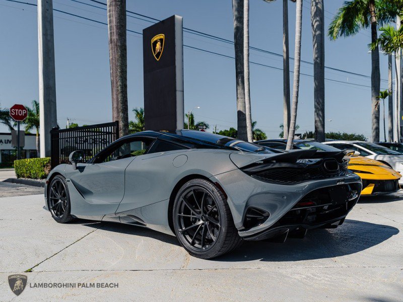 Used 2026 McLaren 750S RWD image 3