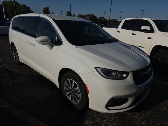 Used 2022 Chrysler Pacifica Touring-L