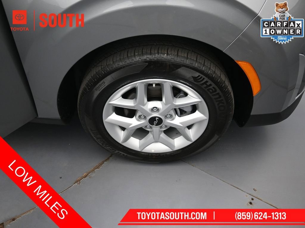 Used 2025 Kia Soul LX w/ LX Technology Package FWD image 29