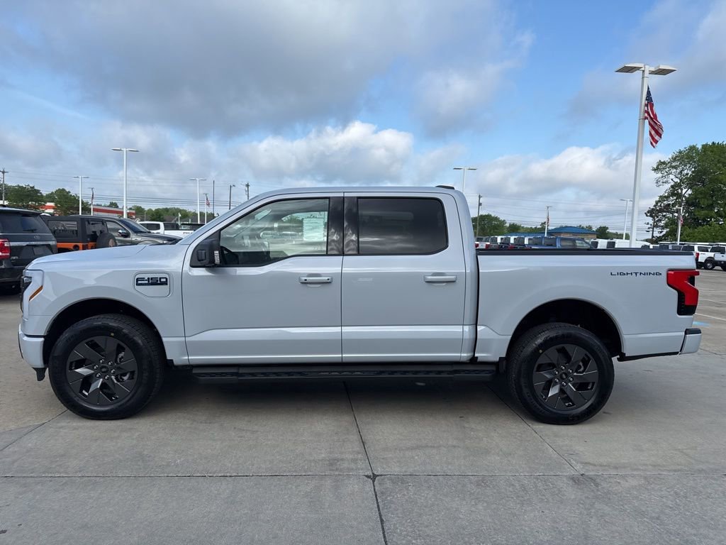 New 2025 Ford F150 Lightning Flash image 3