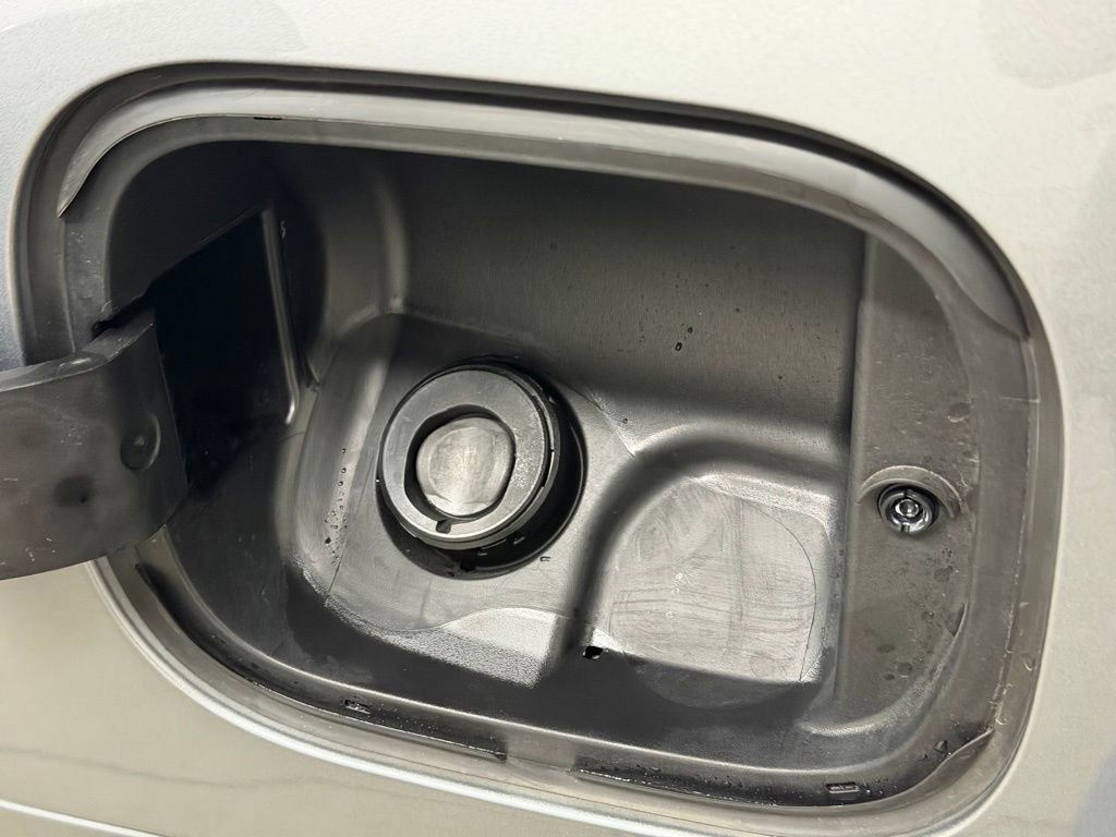 Used 2024 Cadillac Escalade ESV Premium Luxury image 21