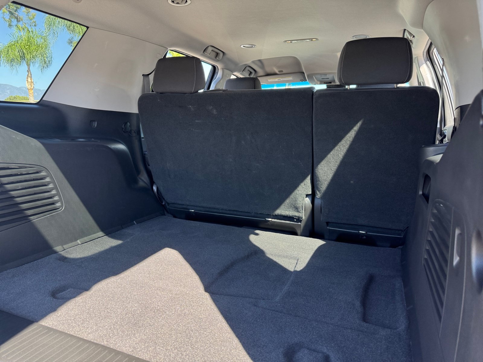 Used 2020 Chevrolet Tahoe LS w/ Enhanced Driver Alert Package RWD image 17