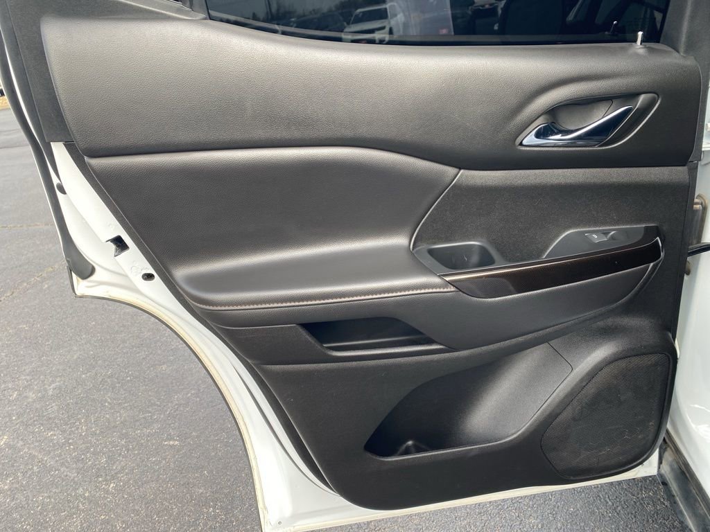 Used 2023 GMC Acadia AT4 w/ Technology Package image 31