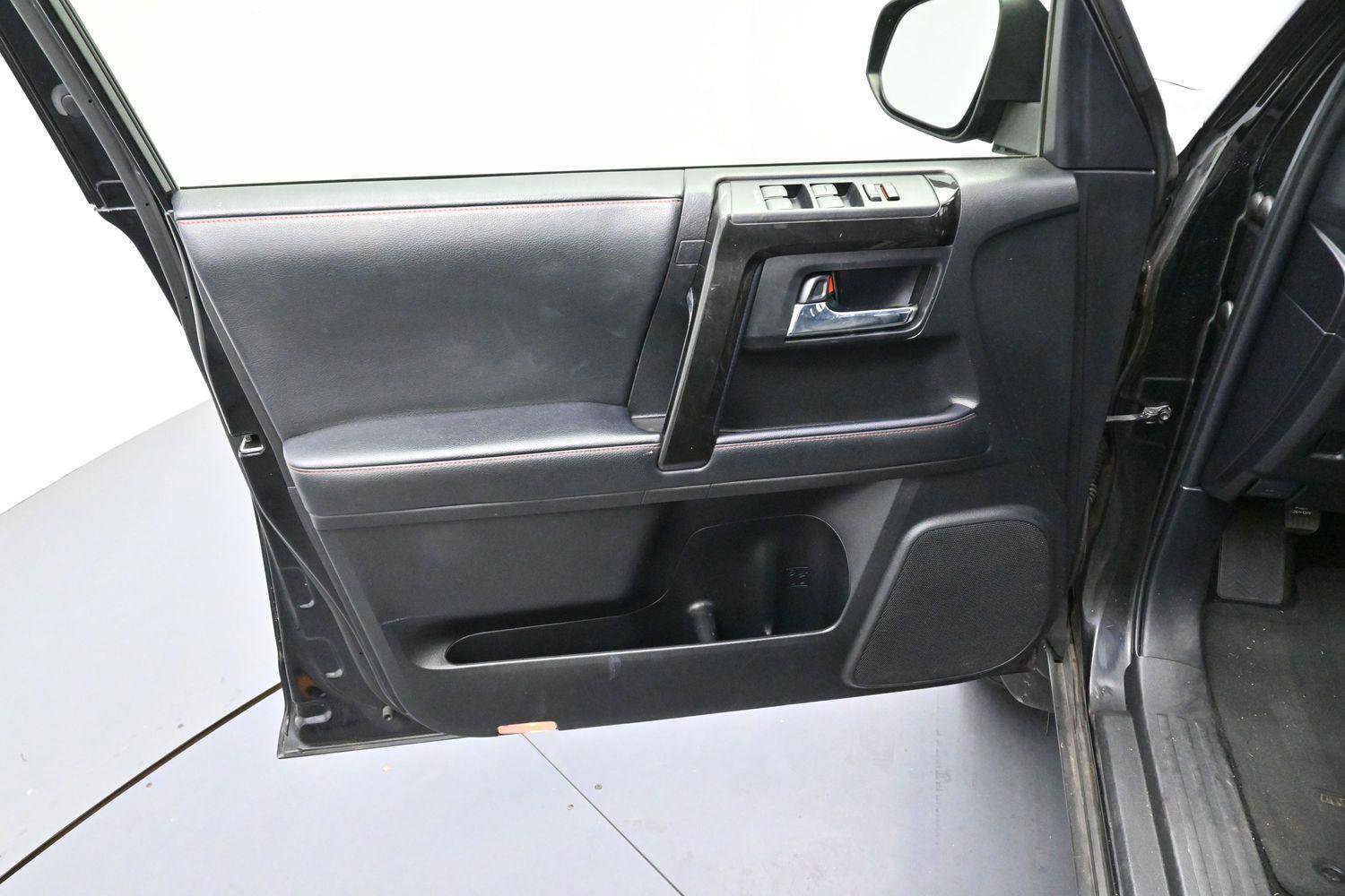 Used 2021 Toyota 4Runner TRD Off-Road Premium AWD/4WD image 11