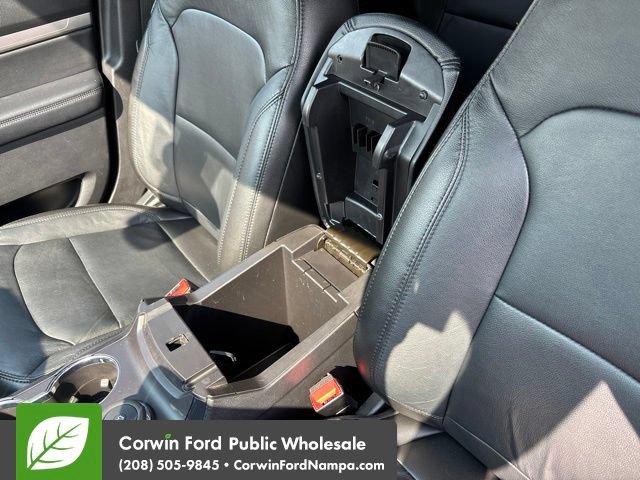 Used 2018 Ford Explorer XLT w/ Equipment Group 202A AWD/4WD image 23
