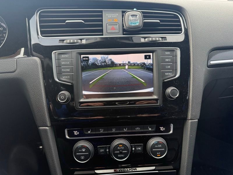 Used 2017 Volkswagen Golf R 4-Door image 14