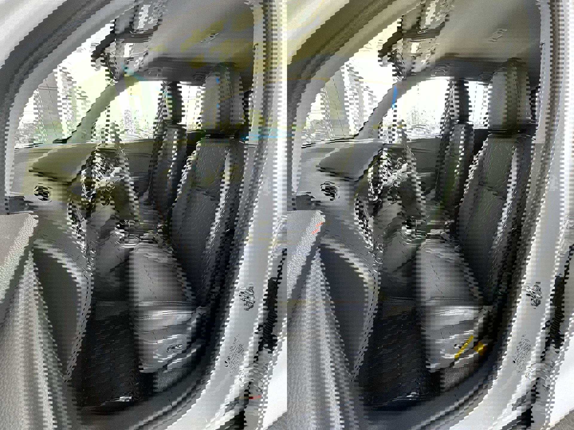 Used 2020 Chevrolet Trax LT w/ LT Convenience Package FWD image 18