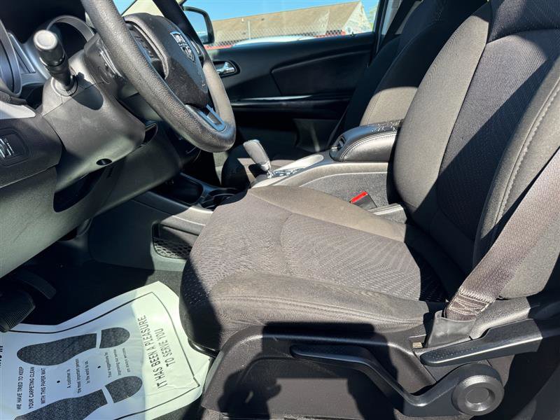 Used 2019 Dodge Journey SE image 28
