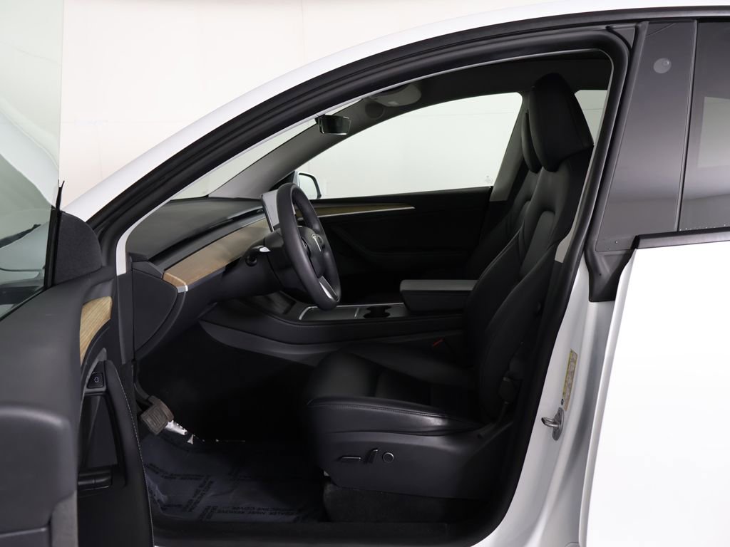 Used 2023 Tesla Model Y AWD image 27