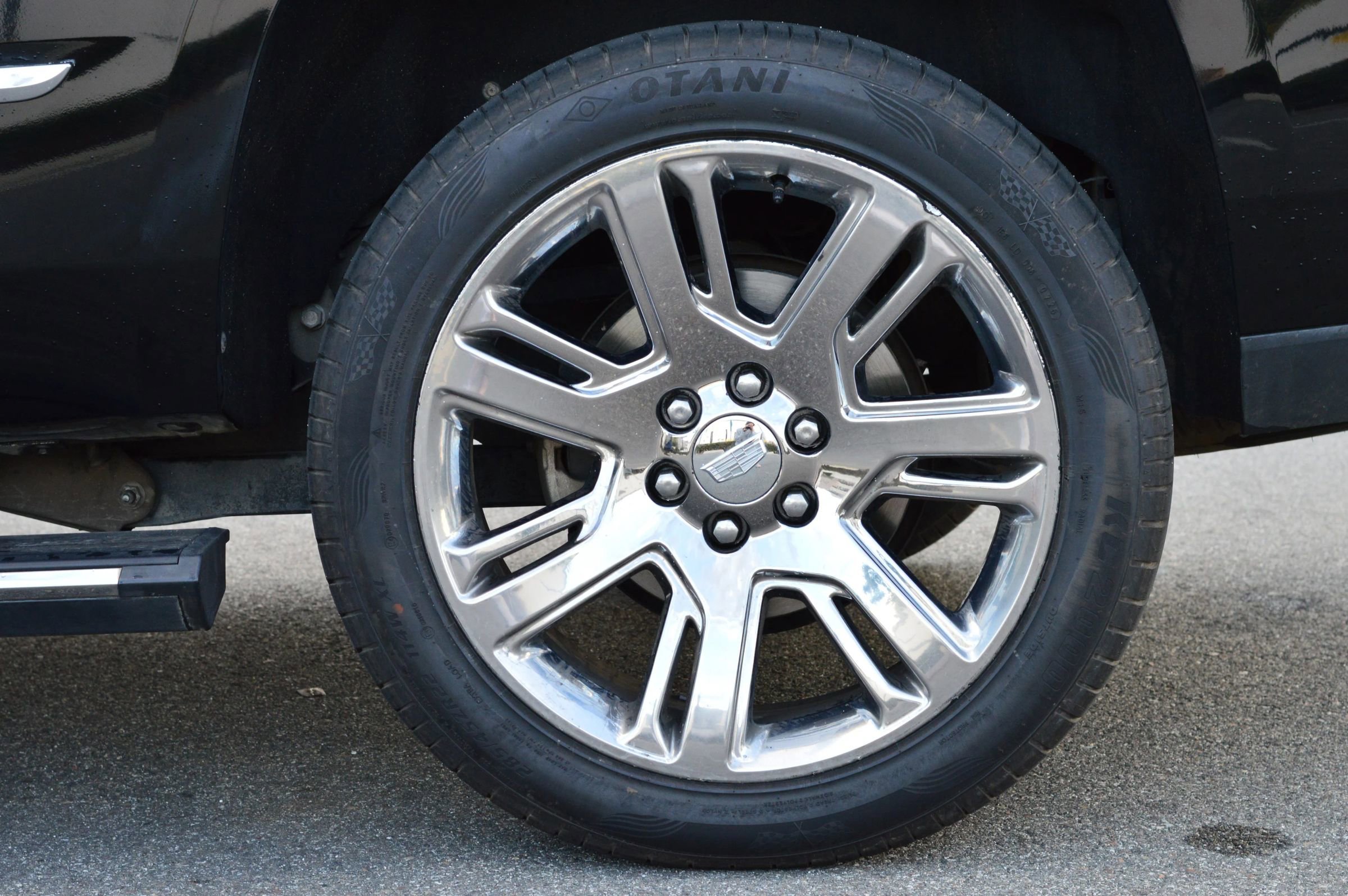 Used 2017 Cadillac Escalade Premium Luxury image 12