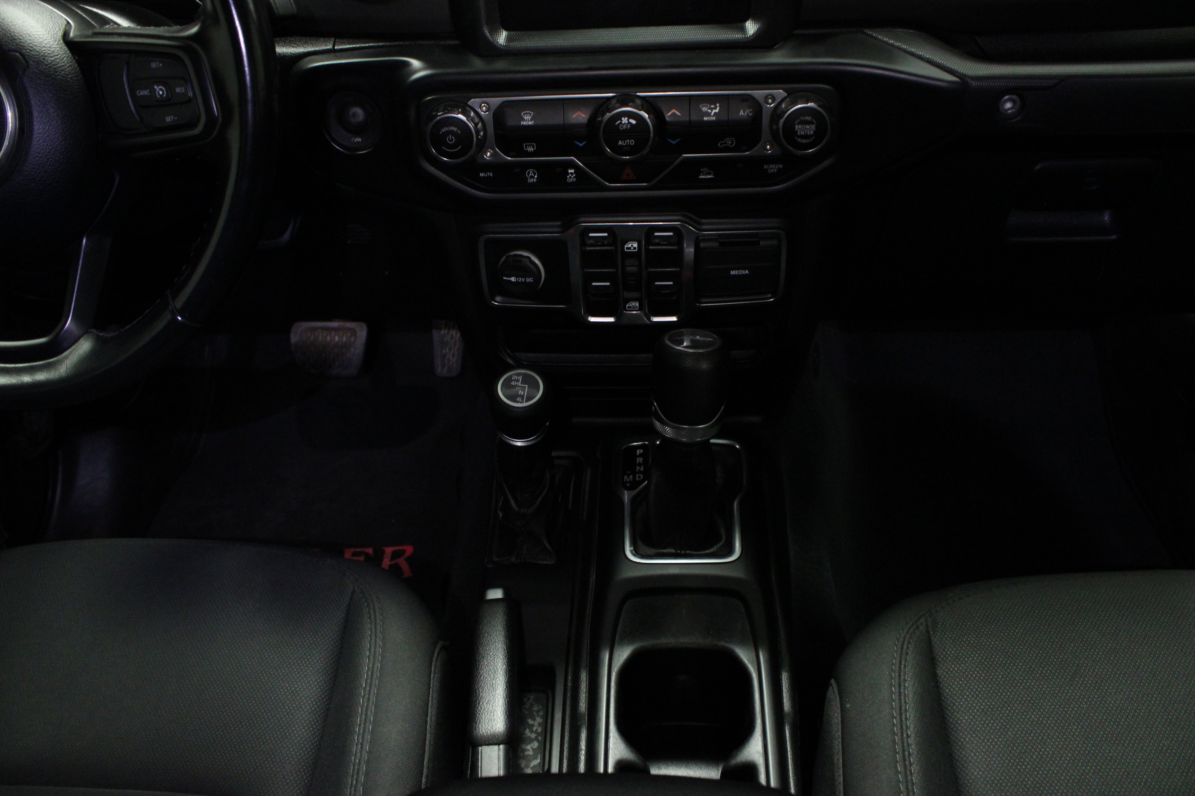 Used 2022 Jeep Gladiator Sport image 20