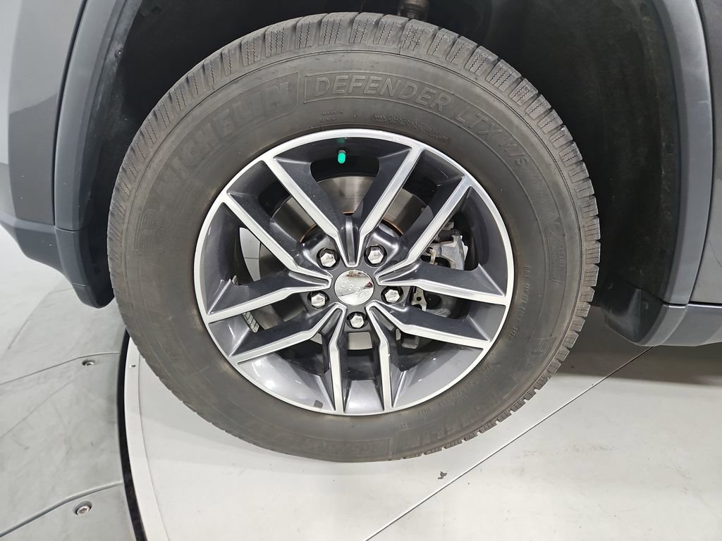 Used 2017 Jeep Grand Cherokee Limited w/ Luxury Group II image 28