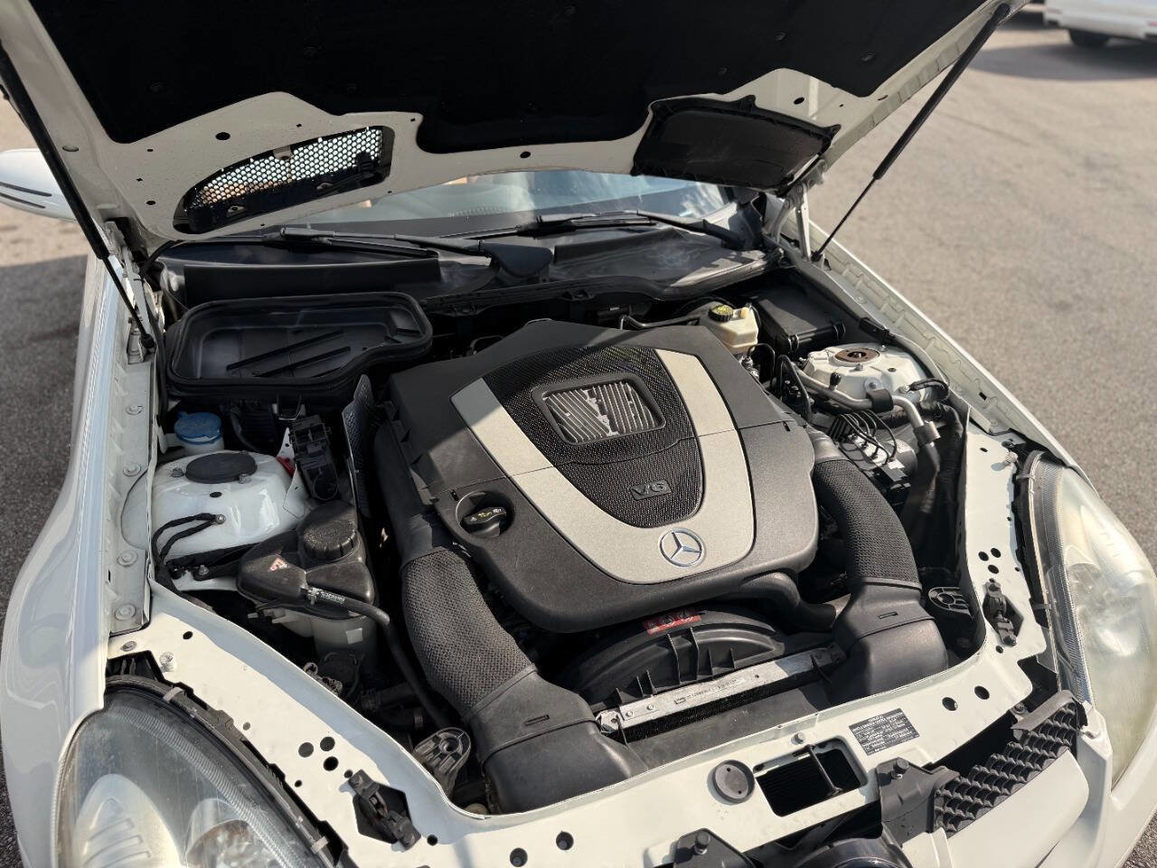 Used 2011 Mercedes-Benz SLK 300 image 10