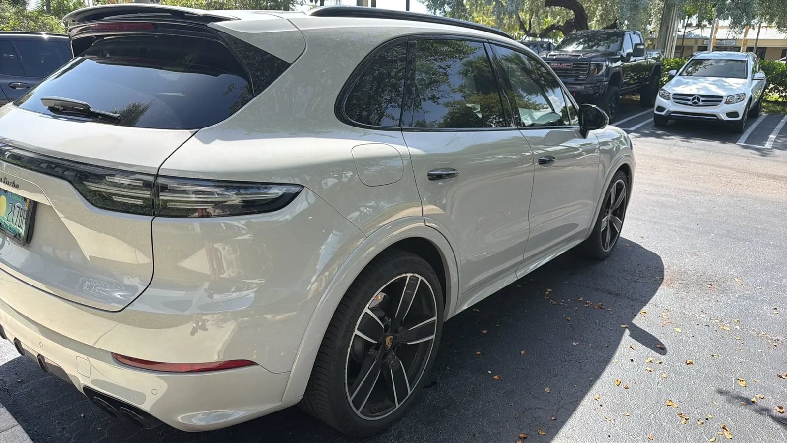 Used 2021 Porsche Cayenne Turbo AWD/4WD image 3