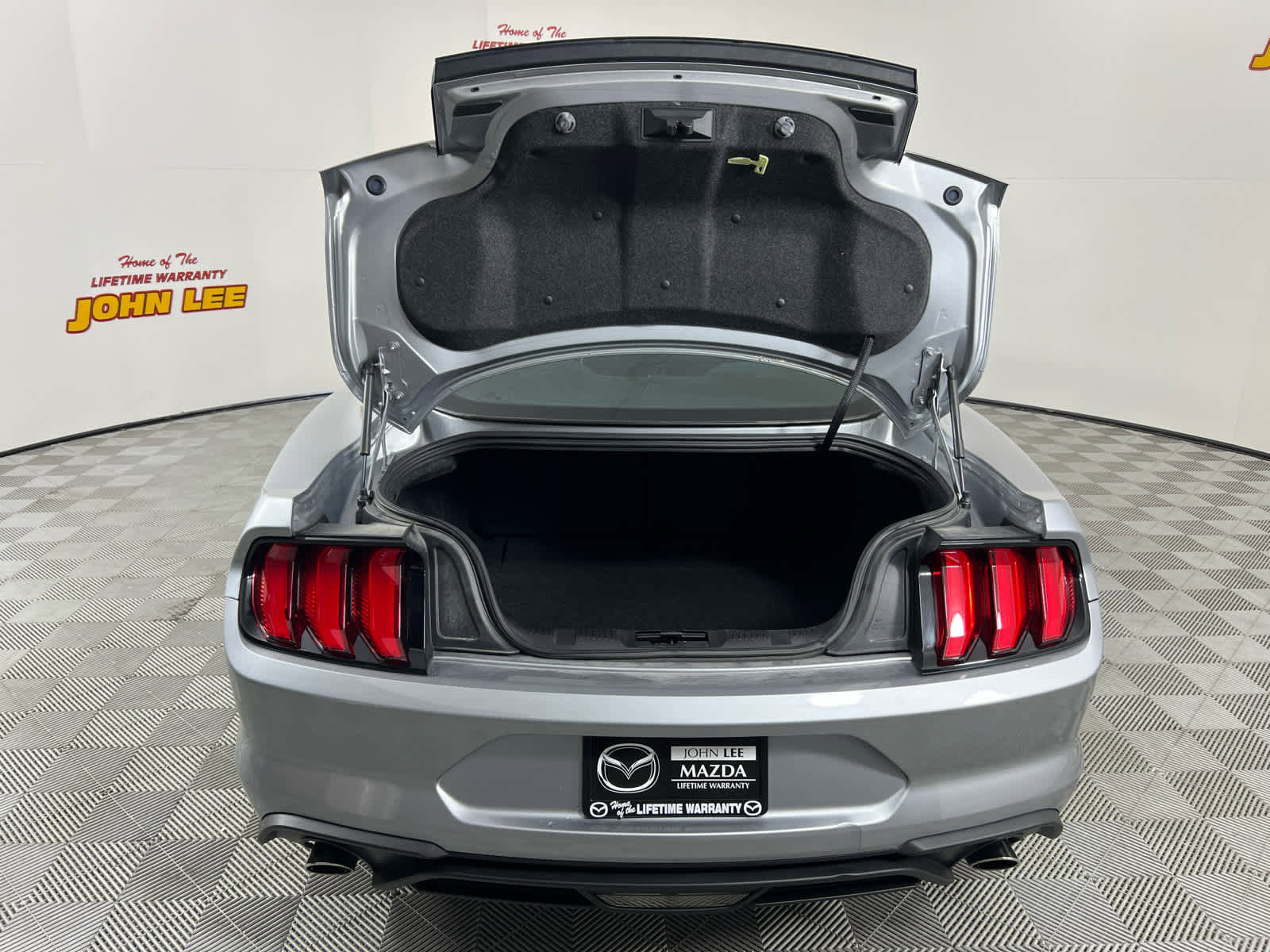 Used 2021 Ford Mustang Coupe image 4