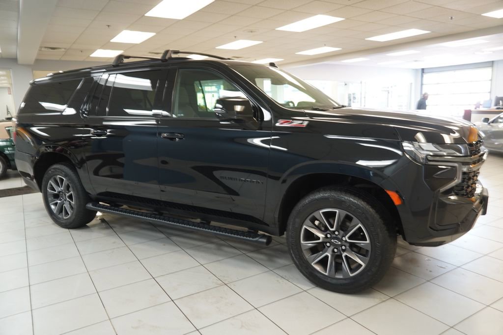 Used 2021 Chevrolet Suburban Z71 w/ Z71 Signature Package AWD/4WD image 17