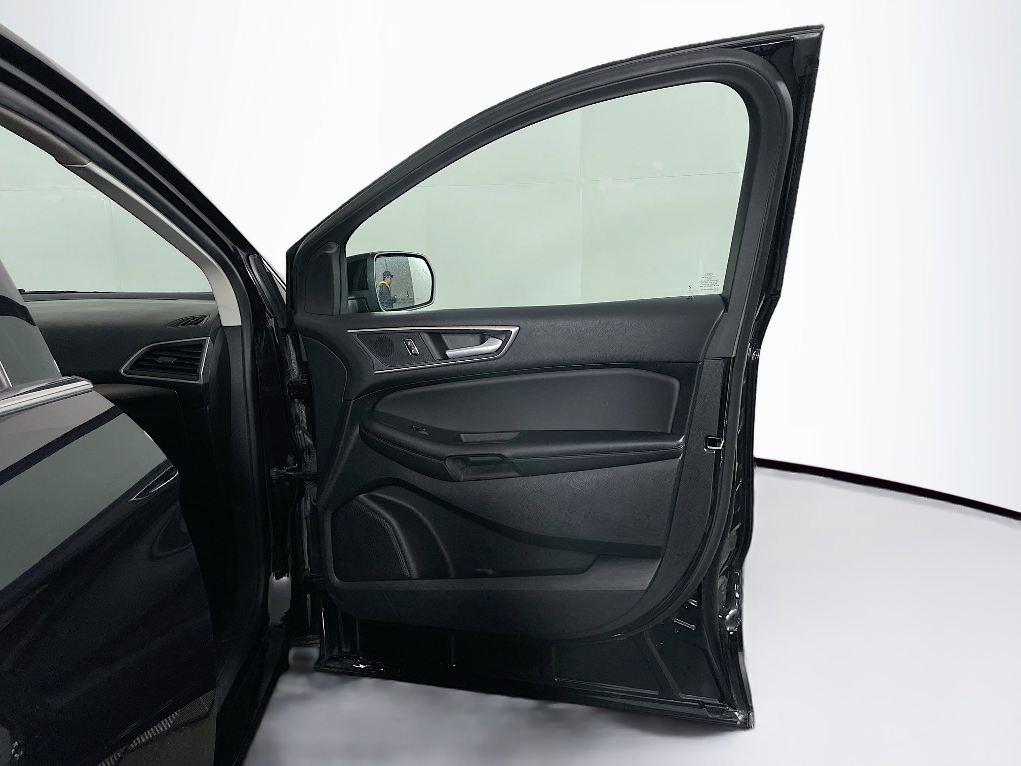 Used 2024 Ford Edge SEL image 30