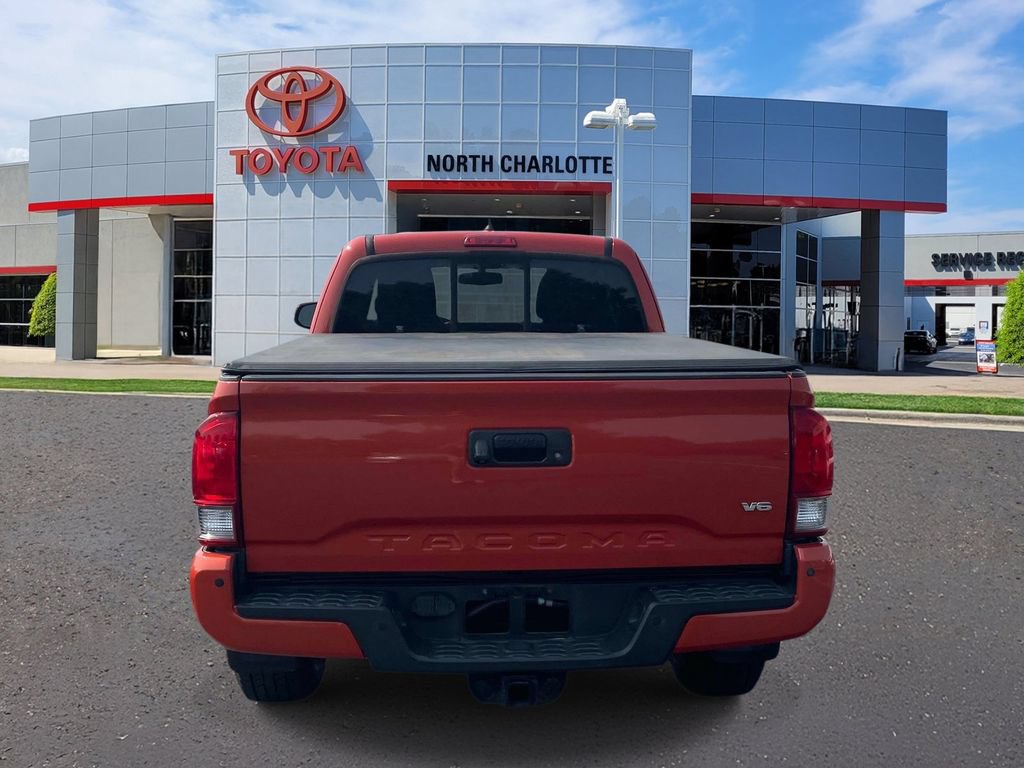 Used 2016 Toyota Tacoma TRD Sport AWD/4WD image 6