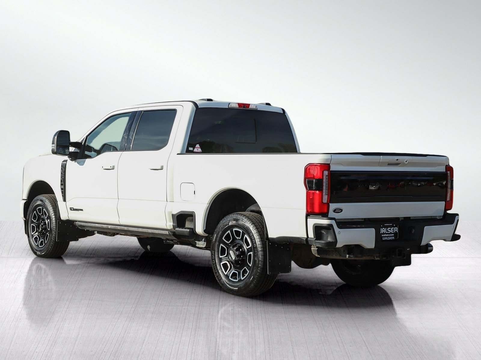 Used 2025 Ford F350 Platinum AWD/4WD image 3