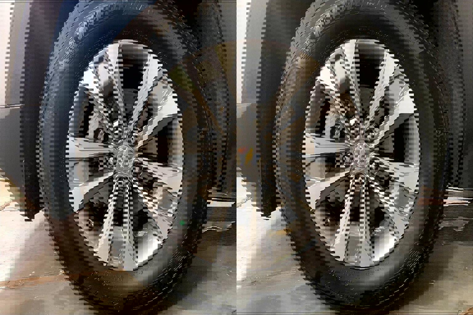 Used 2025 Chevrolet Equinox LT image 9