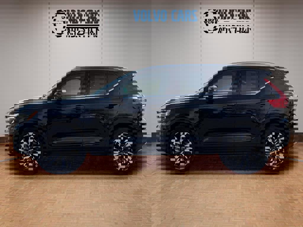 Used 2023 Volvo XC40 B5 Plus w/ Driver Assist Package image 23