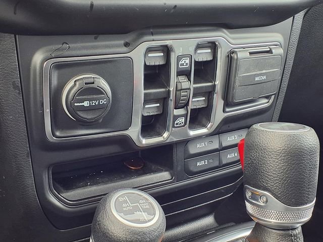 Used 2023 Jeep Wrangler Unlimited w/ Cold Weather Group image 13