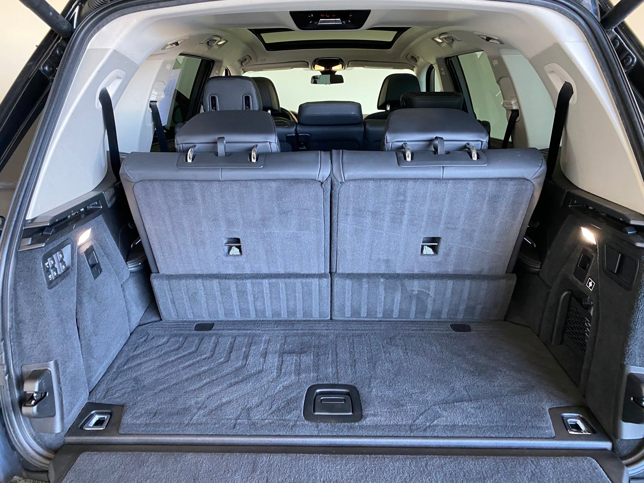 Used 2020 BMW X7 xDrive40i w/ Premium Package image 31