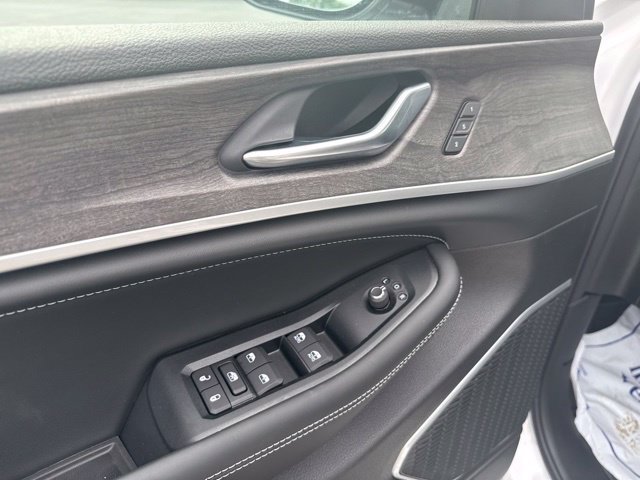 New 2026 Jeep Grand Cherokee Limited AWD/4WD image 15