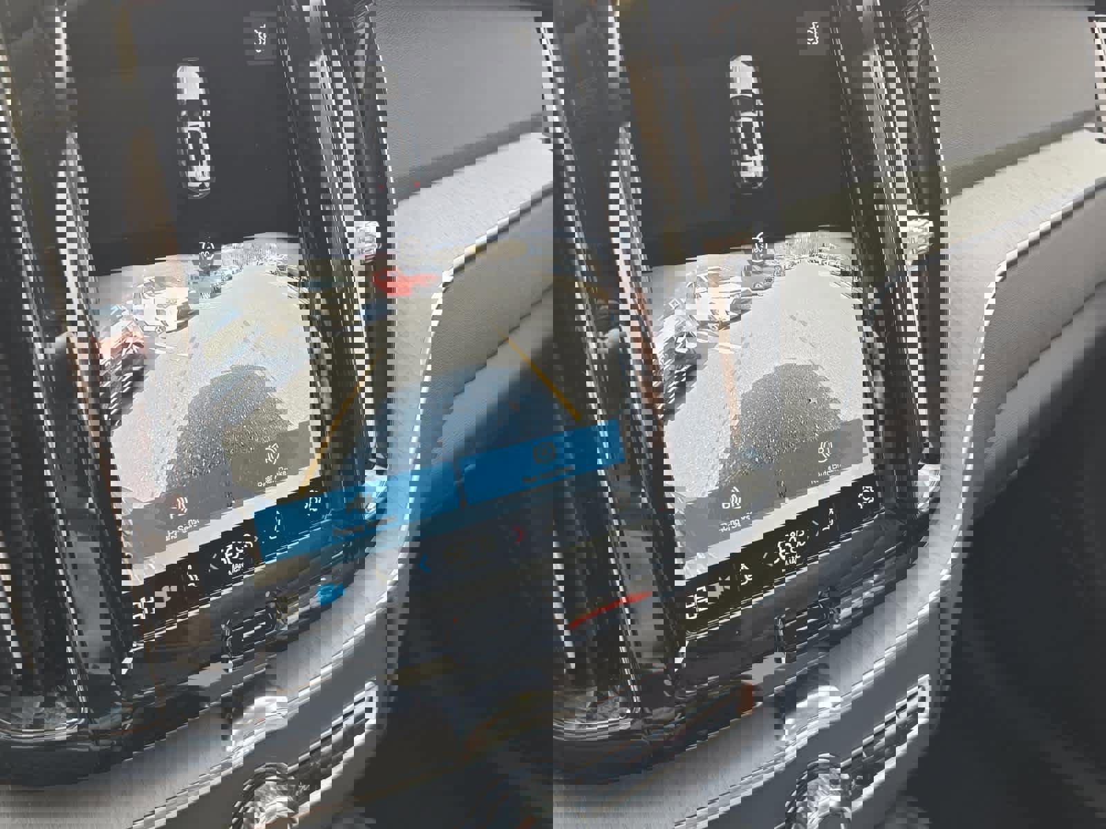 Used 2025 Volvo XC60 B5 Plus image 30