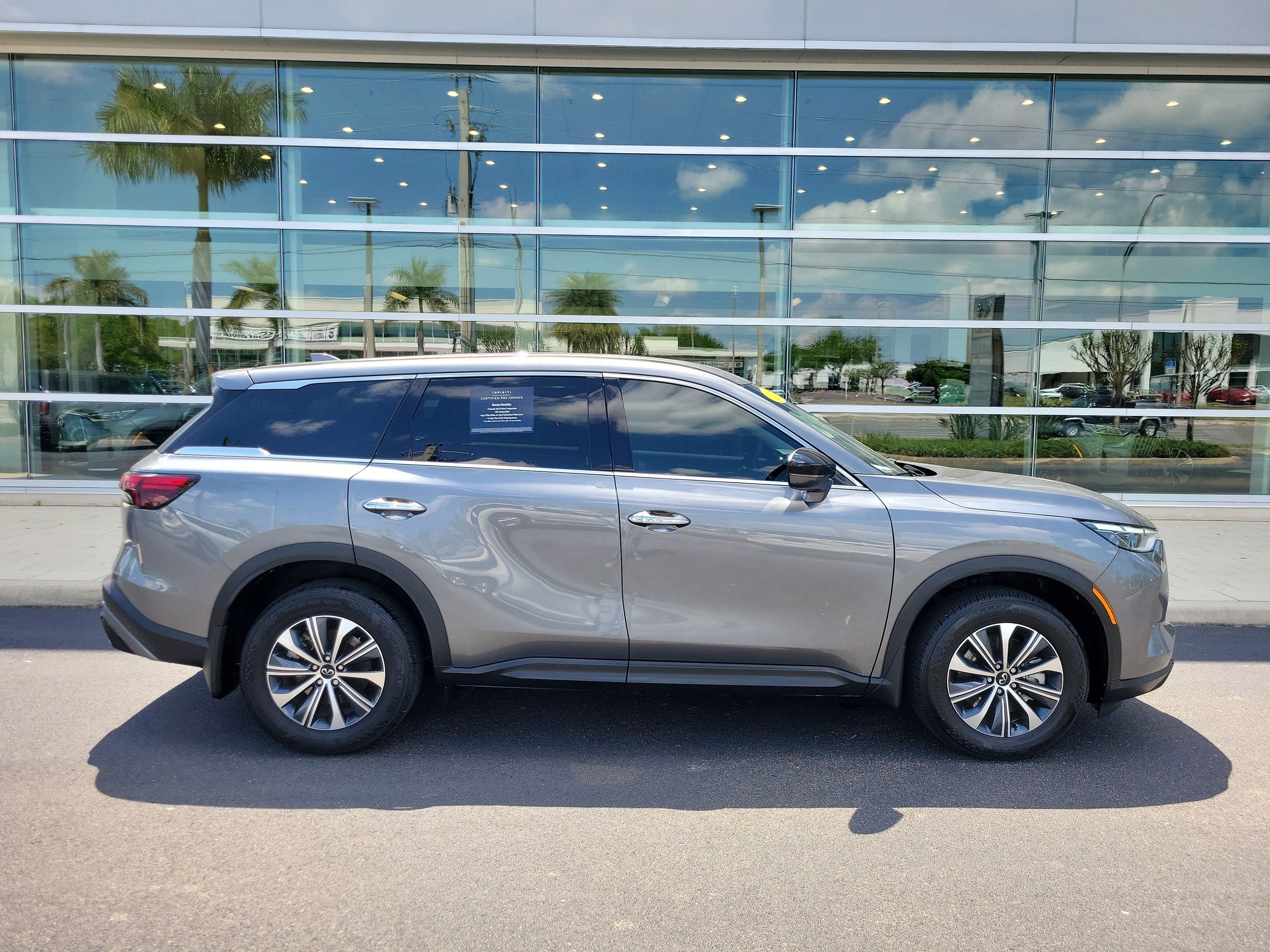 Certified 2025 INFINITI QX60 Pure image 3