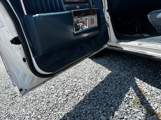 Used 1988 Cadillac Brougham Base image 17