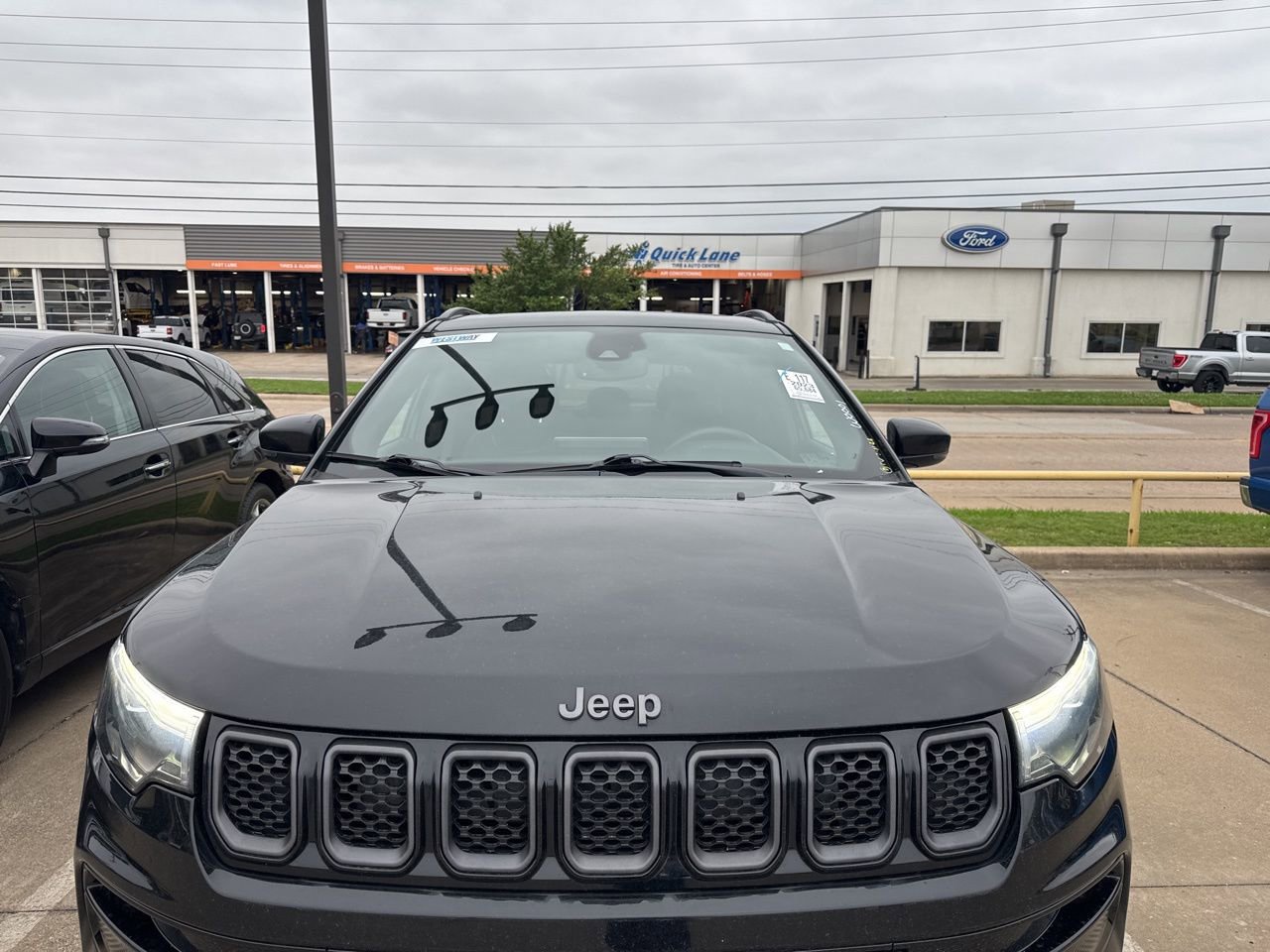 Used 2023 Jeep Compass High Altitude AWD/4WD image 2