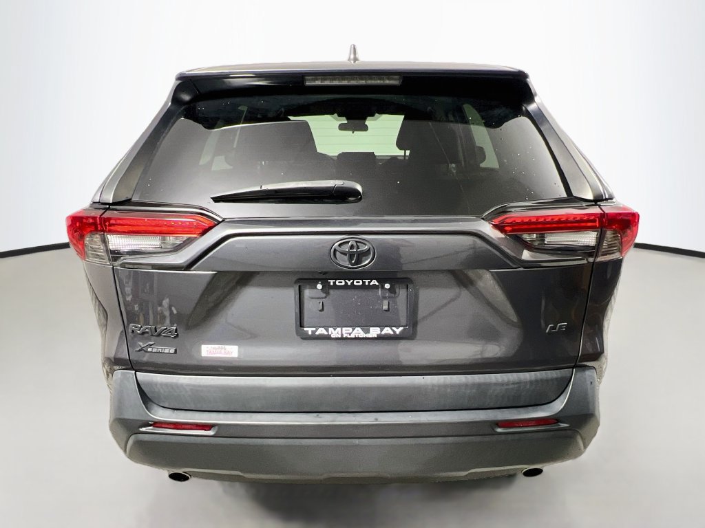Used 2022 Toyota RAV4 LE FWD image 4