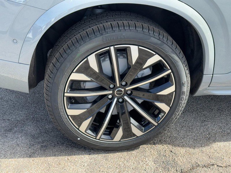 New 2026 Volvo XC90 T8 Ultra w/ Protection Package Premier AWD/4WD image 4