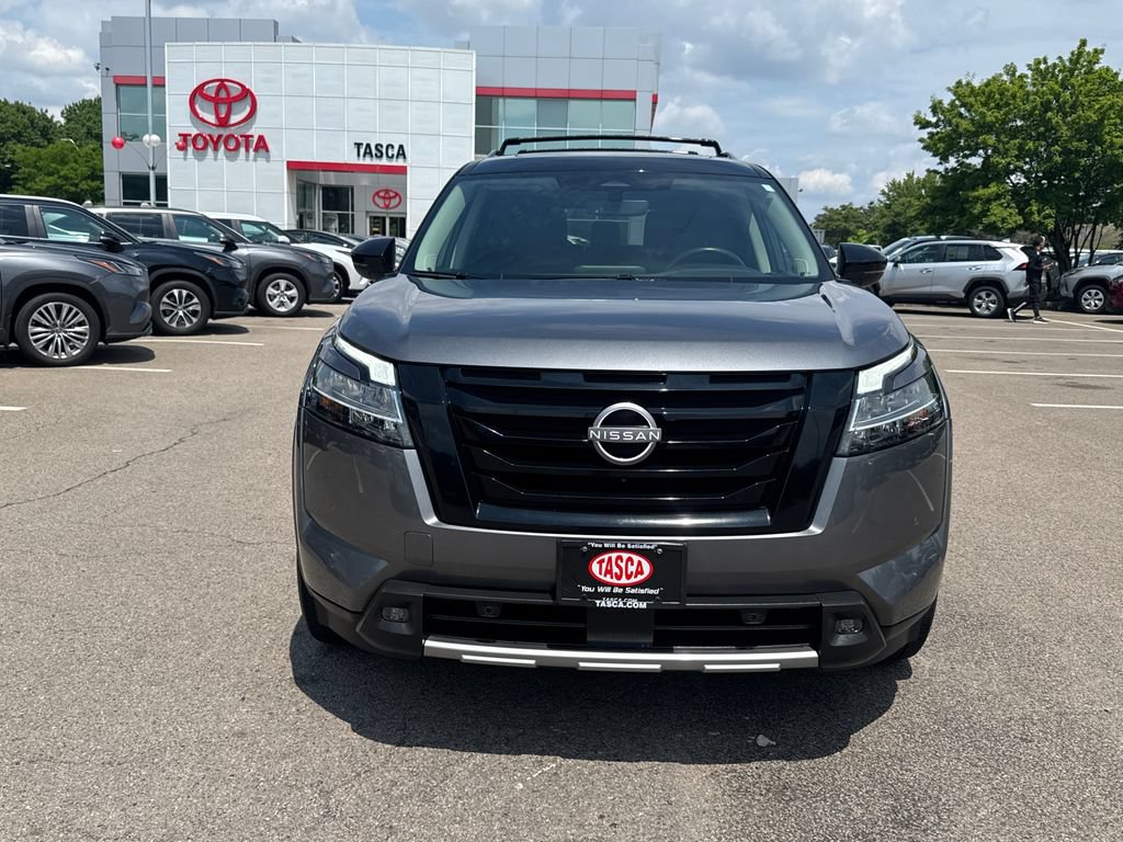 Used 2023 Nissan Pathfinder SL w/ SL Premium Package AWD/4WD image 2