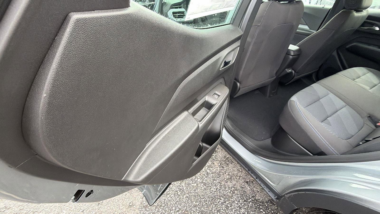 New 2027 Chevrolet Bolt LT w/ Comfort Package FWD image 15