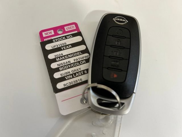 Used 2024 Nissan Pathfinder Platinum w/ Cargo Package AWD/4WD image 35