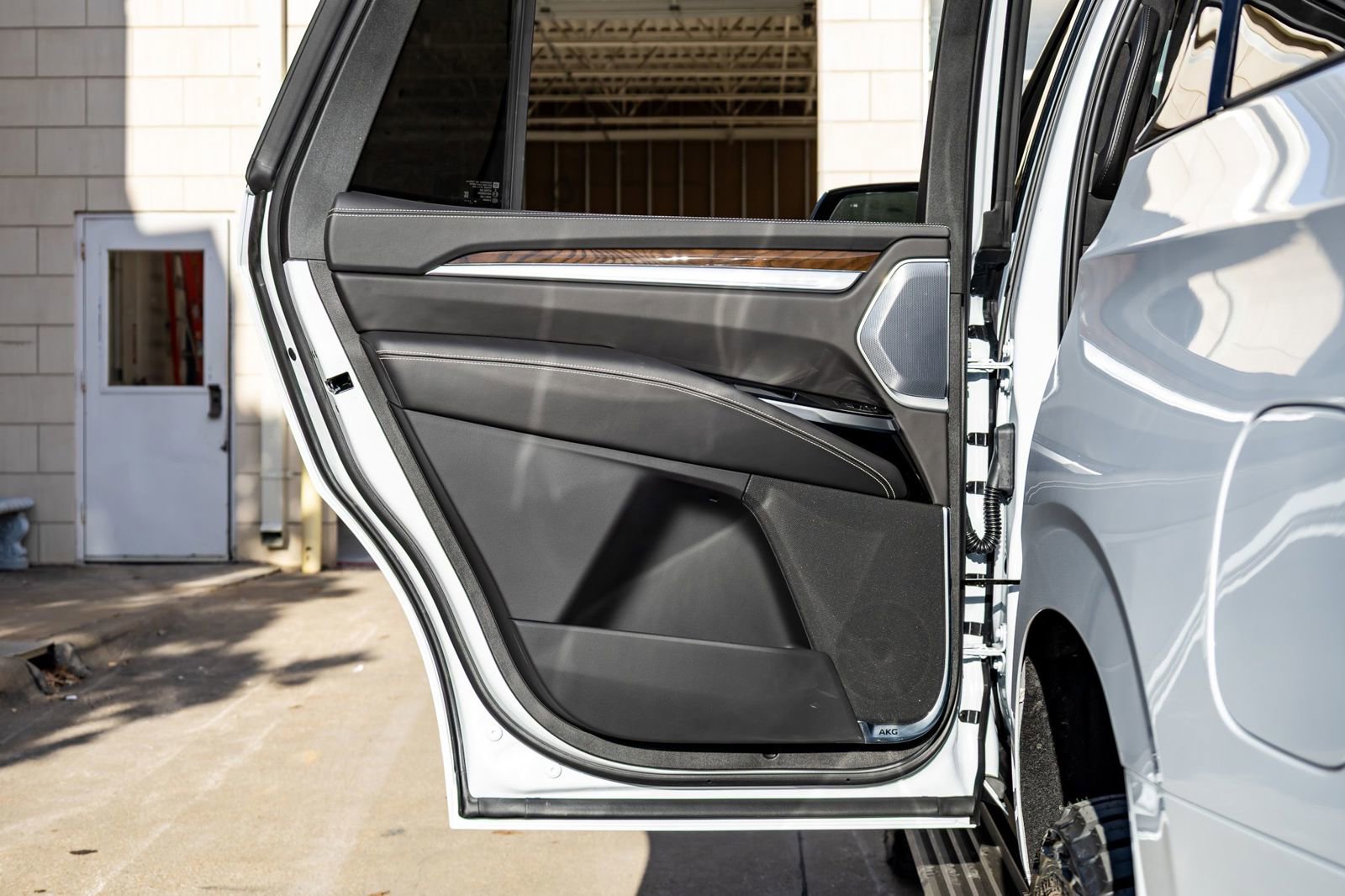 Used 2026 Cadillac Escalade Platinum Sport w/ LPO, Floor Liner Package AWD/4WD image 35