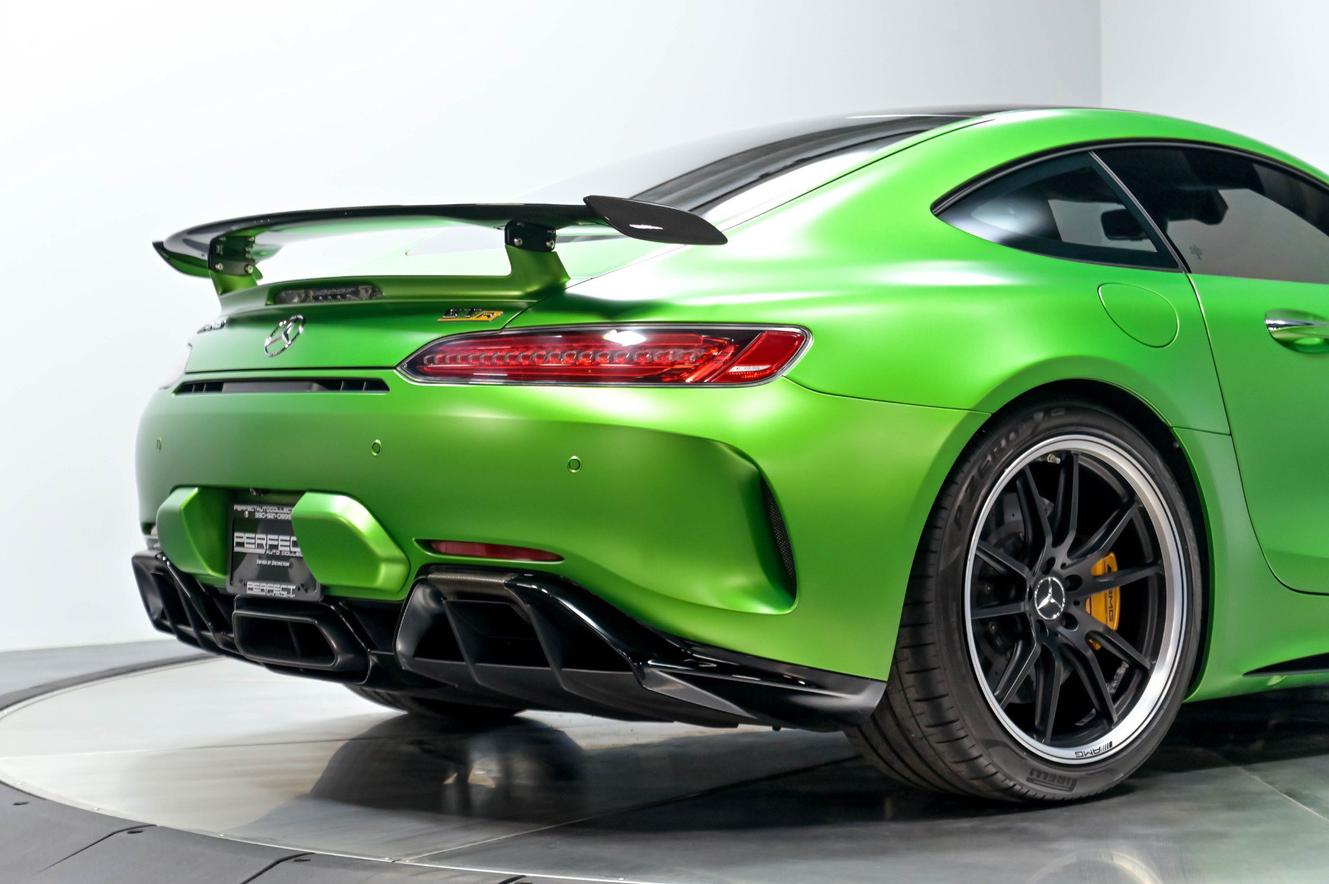 Used 2018 Mercedes-Benz AMG GT R image 17