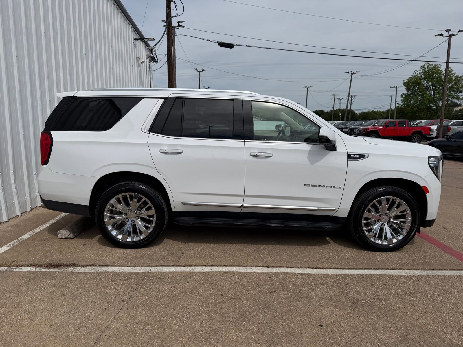 Used 2021 GMC Yukon Denali AWD/4WD image 8