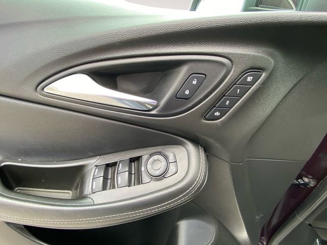 Used 2021 Buick Encore GX Essence image 17