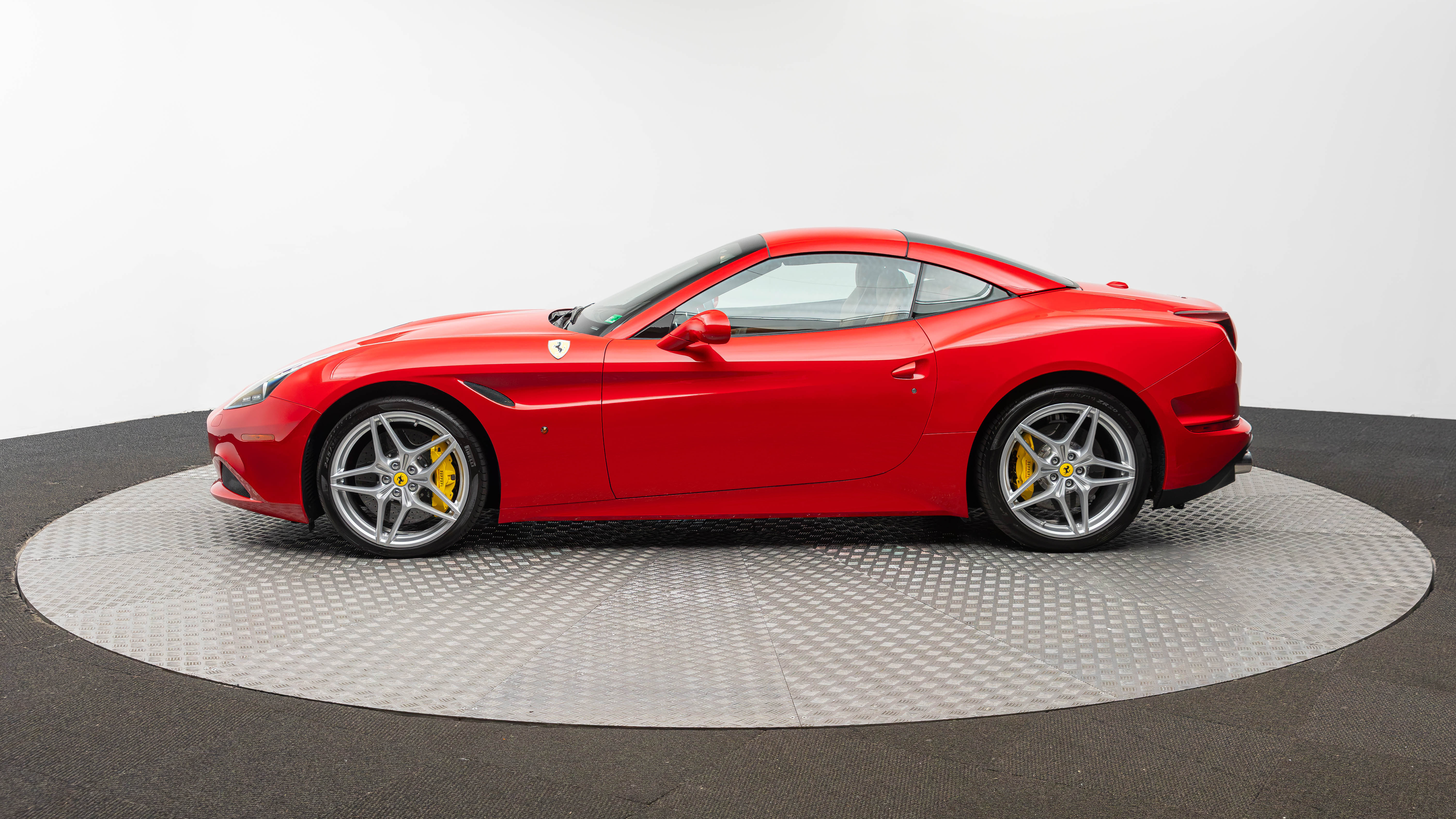 Certified 2016 Ferrari California T RWD image 59