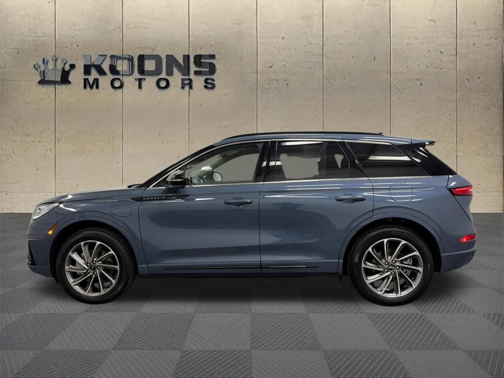 Used 2025 Lincoln Corsair Grand Touring w/ Equipment Group 301A image 4