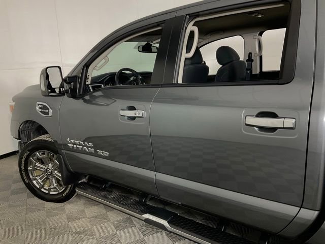 Used 2018 Nissan Titan SV w/ SV Convenience Package image 36