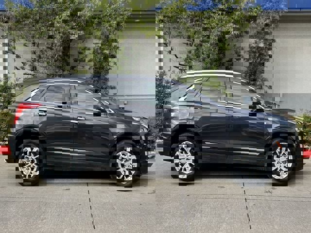 Used 2018 Cadillac XT5 FWD image 3